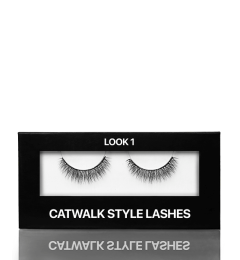 Cils en bande style défilé, look 1